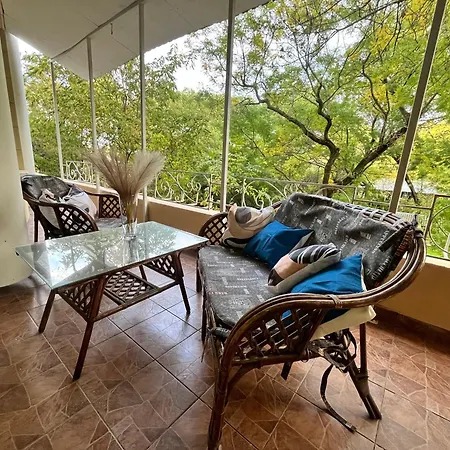 красивая с террасой в аркадии *