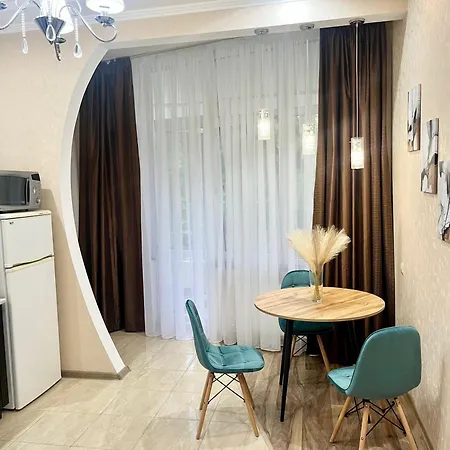 красивая с террасой в аркадии Appartement *