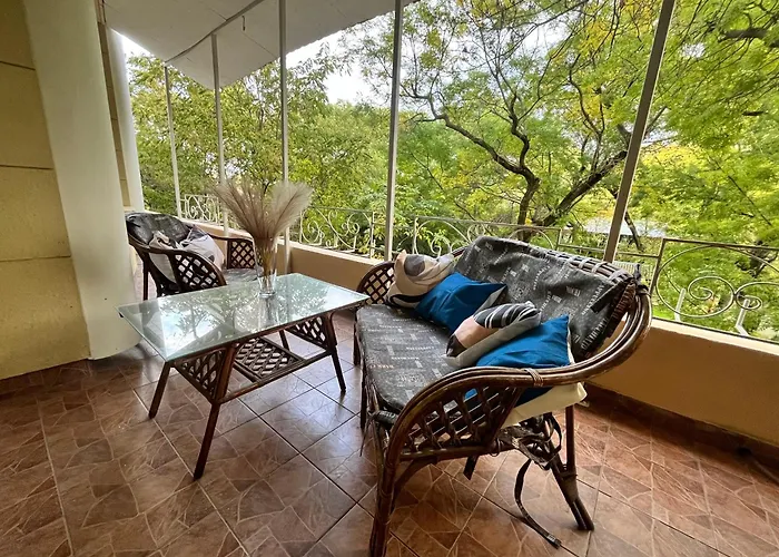 красивая с террасой в аркадии *